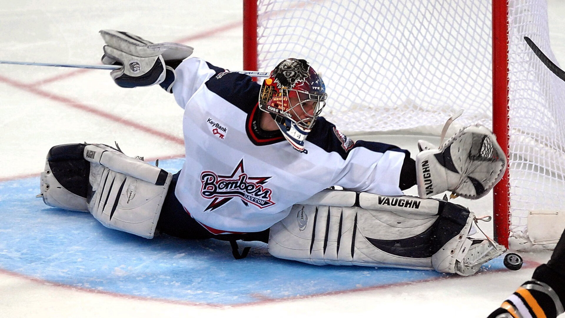 《硬核对抗：FPS类电竞赛事激烈拼杀》，硬核pk